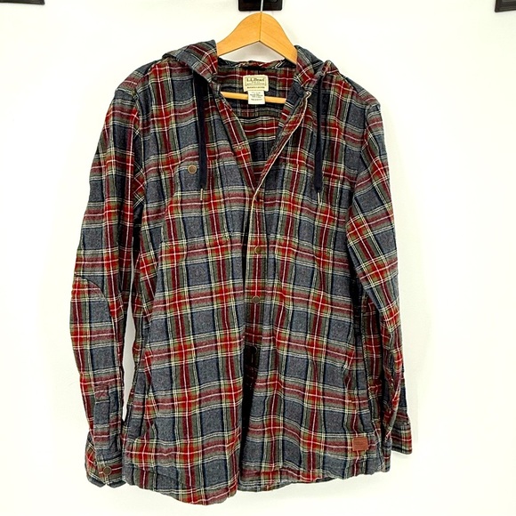 L.L.‎ Bean Men’s Flannel Shirt Size Med ID508169 Hooded Plaid Slightly Fitted - Picture 1 of 12
